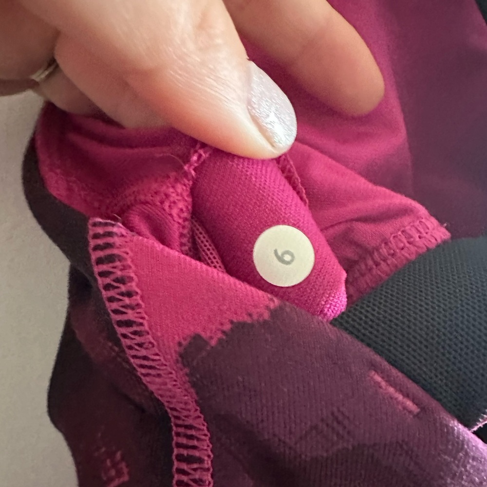 Lululemon Athletica Enhearten Tank in Blooming Pixie Raspberry Black size 6 EUC - Picture 12 of 12